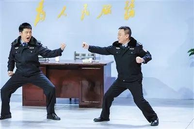 春晚上的“钉子户”,正团级文职干部，今51岁孙涛与妻子生活超幸福-11.jpg