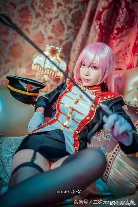 v家军装制服巡音cos，女王大人气质帅气贼好看-3.jpg
