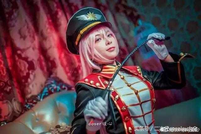 v家军装制服巡音cos，女王大人气质帅气贼好看-2.jpg