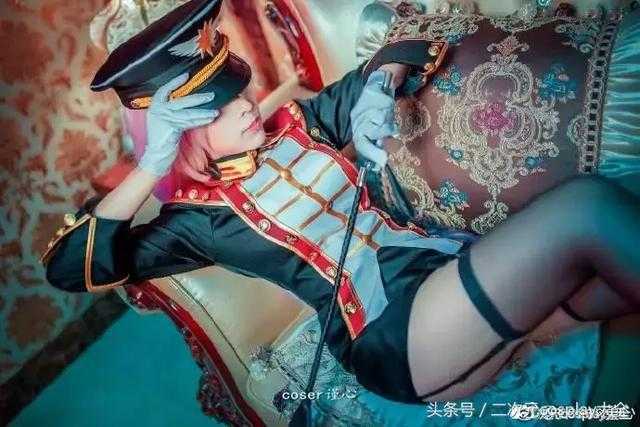 v家军装制服巡音cos，女王大人气质帅气贼好看-5.jpg