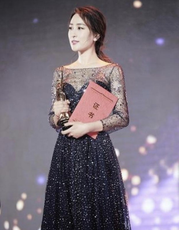曾是收视女王，为帮好友撒谎事业跌入谷底，今独自一人出入温泉会所-5.jpg