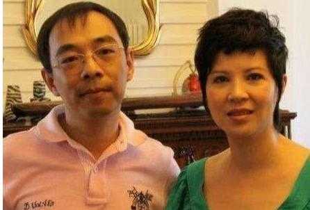 她曾9次荣登春晚,净身出户被老外骗走3000万,今53岁与丈夫超幸福-12.jpg