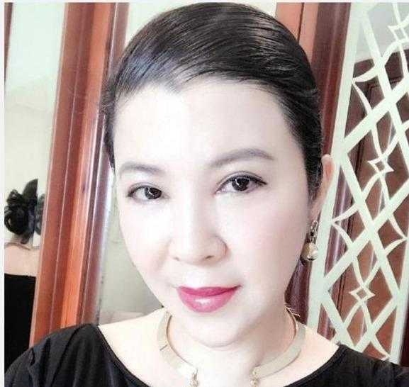 她曾9次荣登春晚,净身出户被老外骗走3000万,今53岁与丈夫超幸福-14.jpg