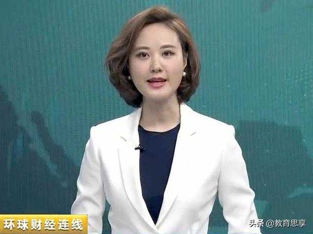 央视“美女主播”秦方，曾是重庆高考状元，今39岁感情空白仍单身-2.jpg