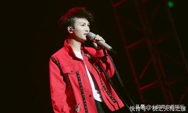 他被观众称为“海妖嗓”，成名前被批不男不女，如今已成一线歌手-4.jpg