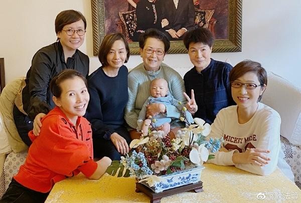 她气质远超李嘉欣,曾插足周慧敏,被嫁富豪骗个精光,今52岁仍单身-1.jpg