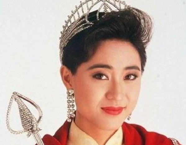 她气质远超李嘉欣,曾插足周慧敏,被嫁富豪骗个精光,今52岁仍单身-3.jpg