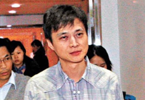 她气质远超李嘉欣,曾插足周慧敏,被嫁富豪骗个精光,今52岁仍单身-7.jpg