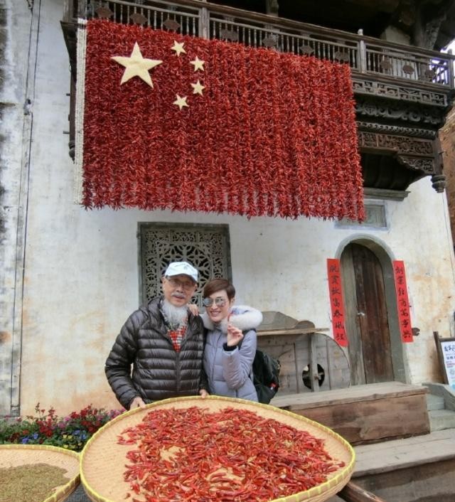 她气质远超李嘉欣,曾插足周慧敏,被嫁富豪骗个精光,今52岁仍单身-17.jpg