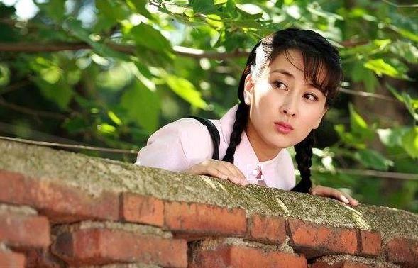 曾与乒乓王子相恋11年,帮好友撒谎败坏路人缘,今独自出入温泉会所-2.jpg