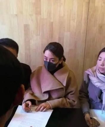 曾与乒乓王子相恋11年,帮好友撒谎败坏路人缘,今独自出入温泉会所-10.jpg