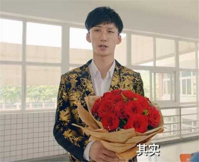 他是《爱情公寓》里的赵海棠，剧中油腔滑调，剧外帅成“初恋脸”-3.jpg