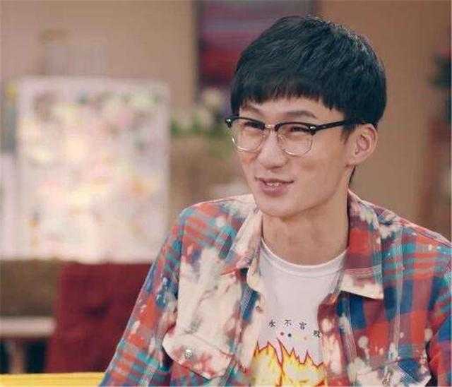 有种“整容”叫《爱情公寓》的赵海棠，摘掉眼镜后，帅成韩国欧巴-1.jpg