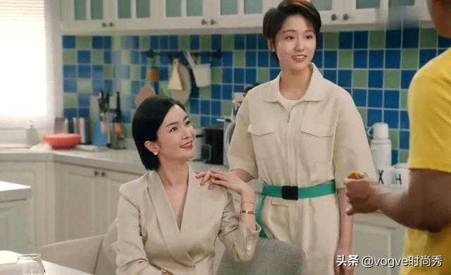 诸葛大力妈妈来公寓做客，看到她正脸后，张伟和赵海棠反应成亮点-2.jpg