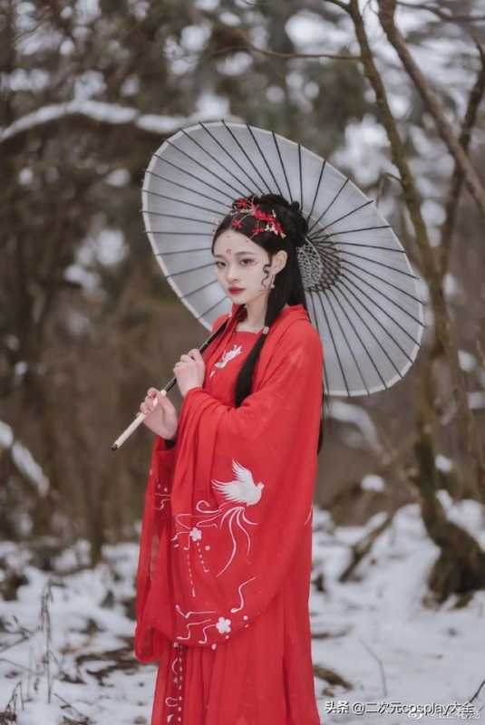 峨眉山雪景，花拾汉服小仙女，持伞提灯美如画-1.jpg