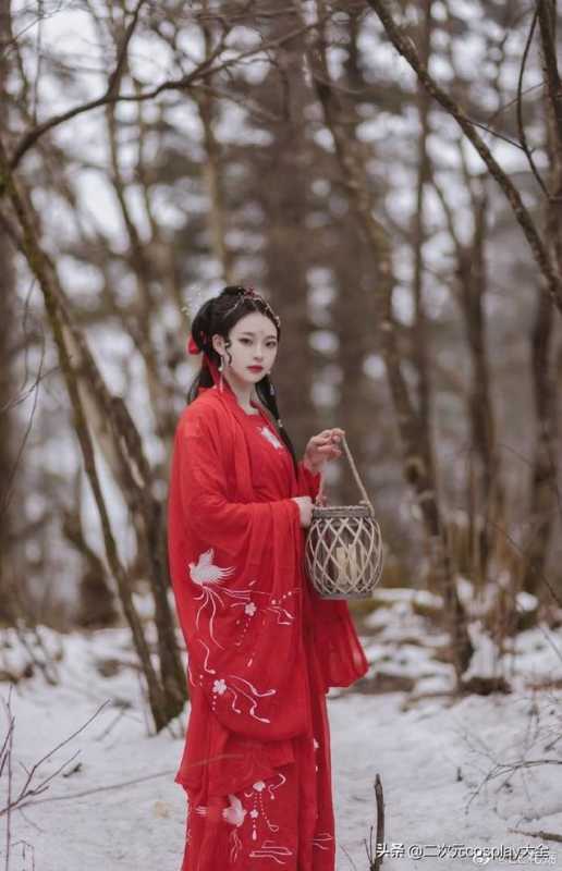 峨眉山雪景，花拾汉服小仙女，持伞提灯美如画-3.jpg