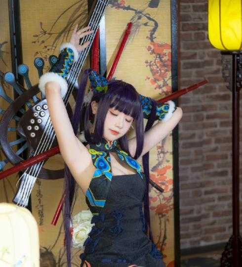 真人萝莉COS杨贵妃，绅士们最关心的是，“布料多的话就差评”-3.jpg