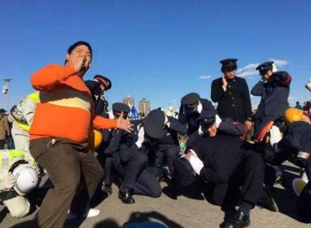 没有二次元COS不了的东西！尽管画风不太对，但COS到的都是精髓-2.jpg