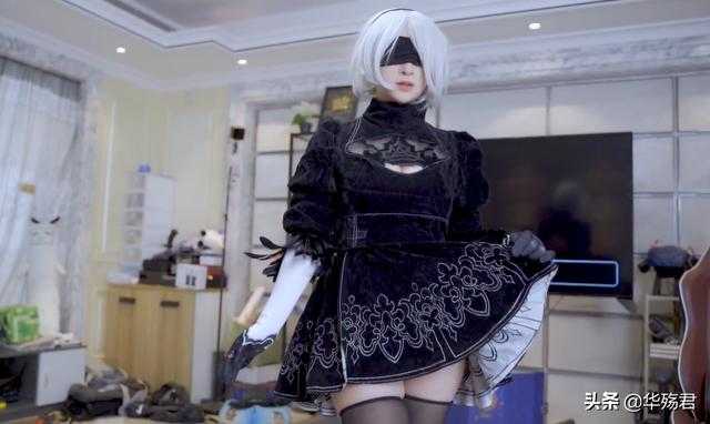 B站宅男up坐拥等身大娃娃，原来是美女COS扮演，摘下面罩后我酸了-5.jpg