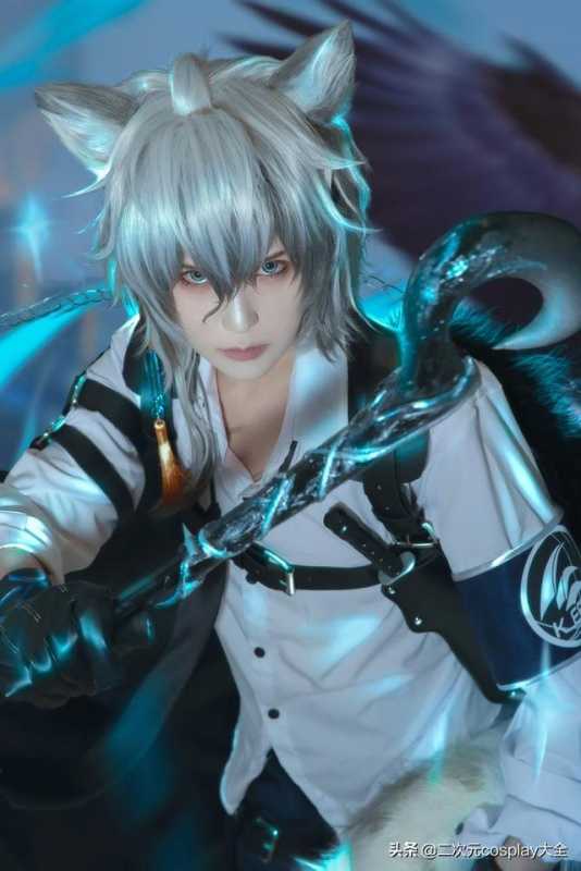 《明日方舟》银灰cos，攻系大男神，帅到我想摸摸耳朵-4.jpg