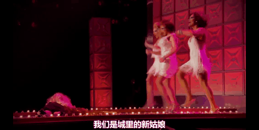 火遍欧美圈的“变装选美大赛”，能演能撕逼，男人穿上女装去表演“婊里婊气”的女人……都是精华人才-12.jpg