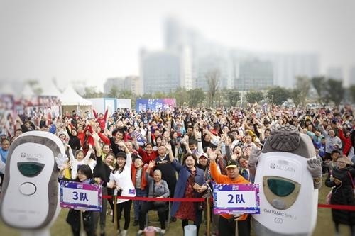 穿越童年 追逐梦想 成都首届漫影创意“变”装趣味跑千人开跑-3.jpg