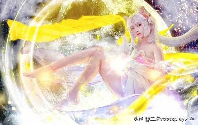 她是一位医护人员，她喜欢cosplay，jk制服和小裙子-5.jpg