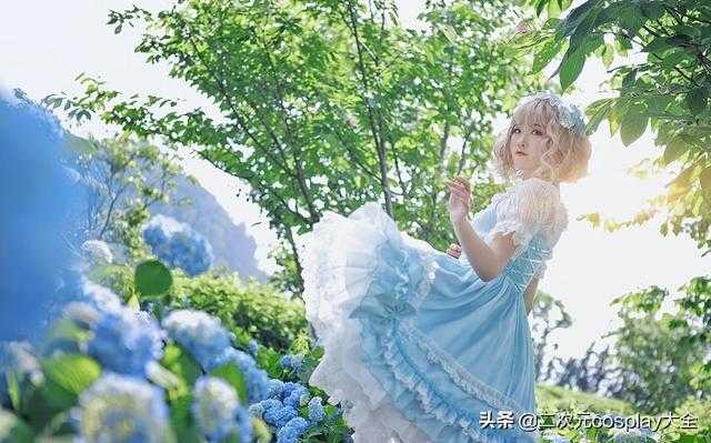 她是一位医护人员，她喜欢cosplay，jk制服和小裙子-7.jpg