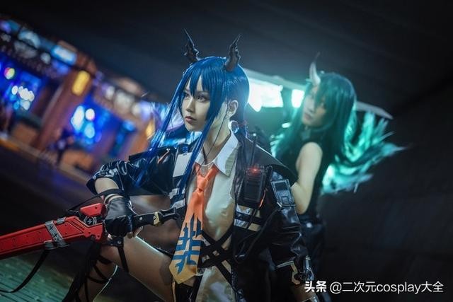 超有镜头感，《明日方舟》星熊&陈cos，隔着屏幕感受到了气场-6.jpg