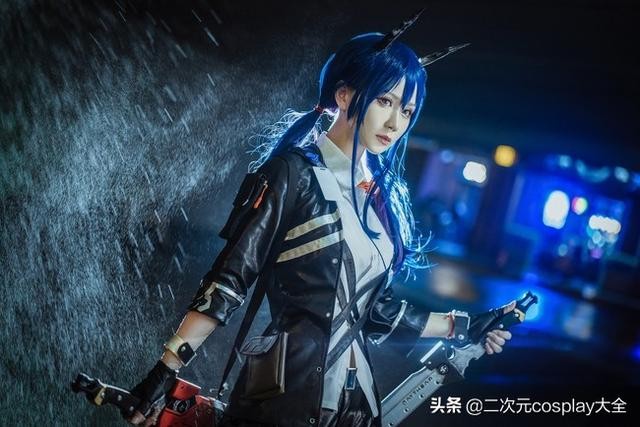 超有镜头感，《明日方舟》星熊&陈cos，隔着屏幕感受到了气场-10.jpg