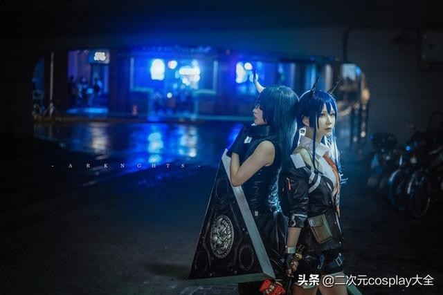 超有镜头感，《明日方舟》星熊&陈cos，隔着屏幕感受到了气场-15.jpg