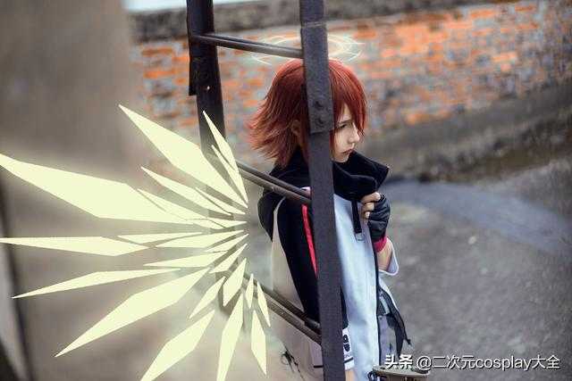 《明日方舟》能天使cos，俊逸可人，眼神帅到令人惊艳-3.jpg