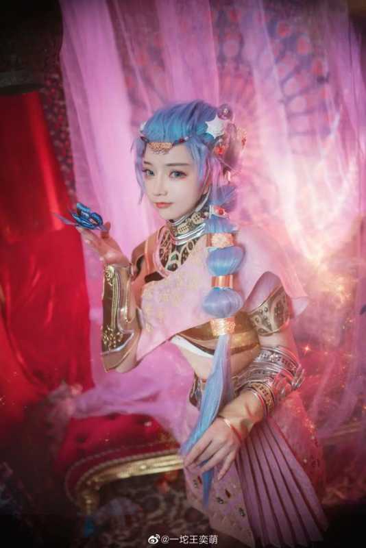 《四海鲸骑》小鲛的神还原cos，网友：分不清真人动漫！-3.jpg