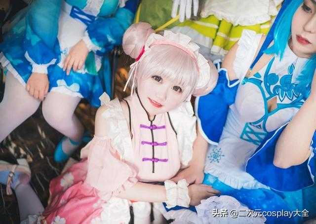 《王者荣耀》众多女神，齐聚女仆咖啡厅，却有庄周和亮亮混了进来-19.jpg