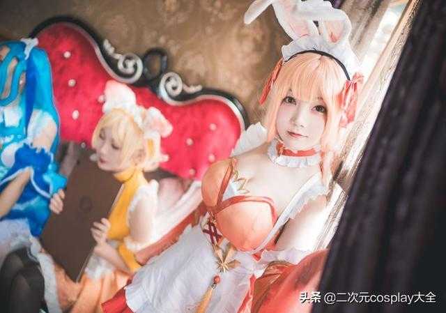 《王者荣耀》众多女神，齐聚女仆咖啡厅，却有庄周和亮亮混了进来-21.jpg