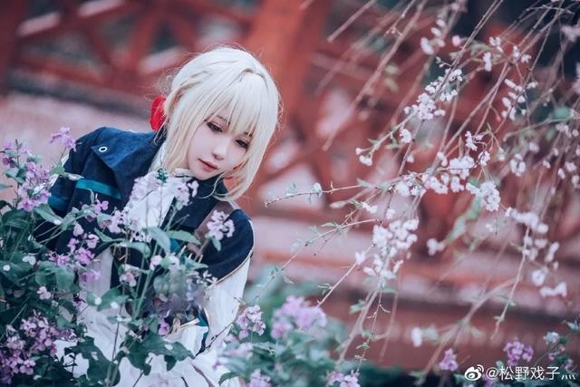 《紫罗兰永恒花园》伊芙加登cos，文静细腻特别有气质的少女-2.jpg