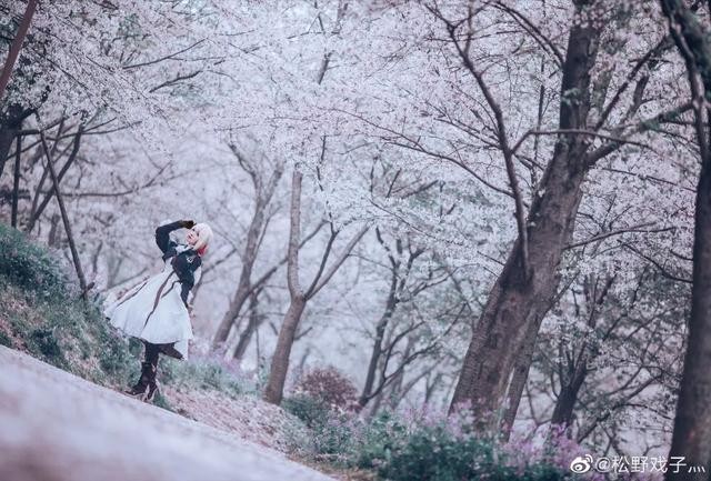 《紫罗兰永恒花园》伊芙加登cos，文静细腻特别有气质的少女-6.jpg