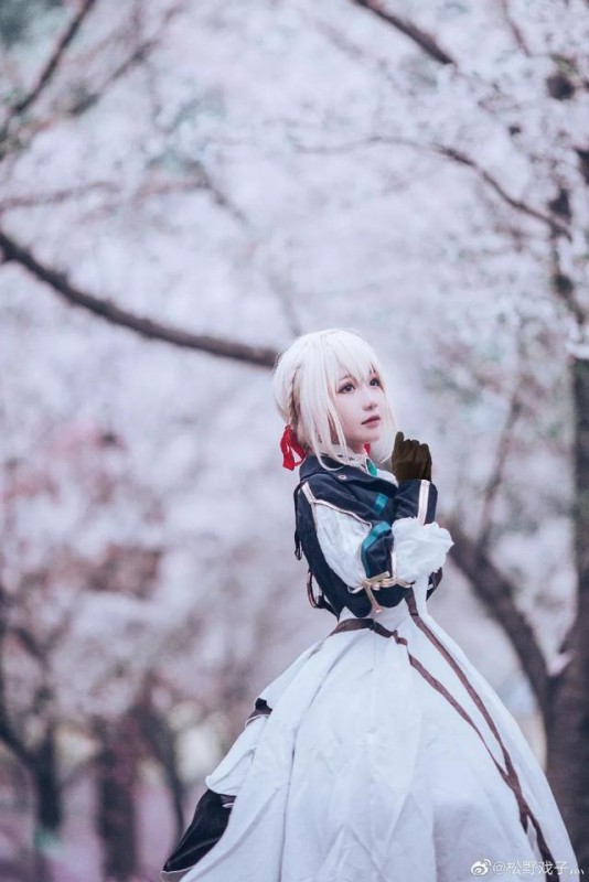 《紫罗兰永恒花园》伊芙加登cos，文静细腻特别有气质的少女-7.jpg