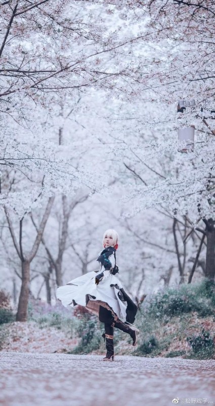 《紫罗兰永恒花园》伊芙加登cos，文静细腻特别有气质的少女-9.jpg