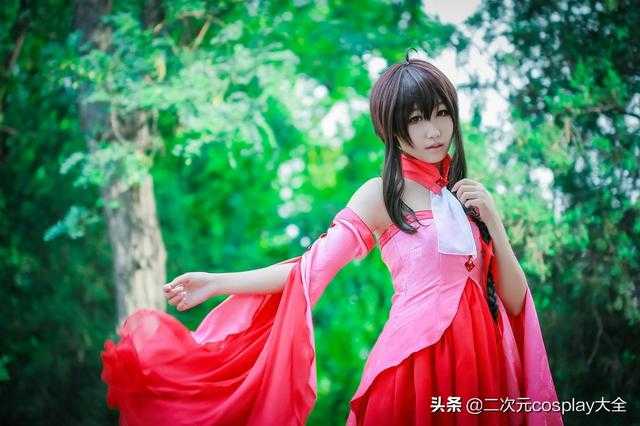 她玩了九年cosplay，父母还会把她的照片印出来做相册-5.jpg