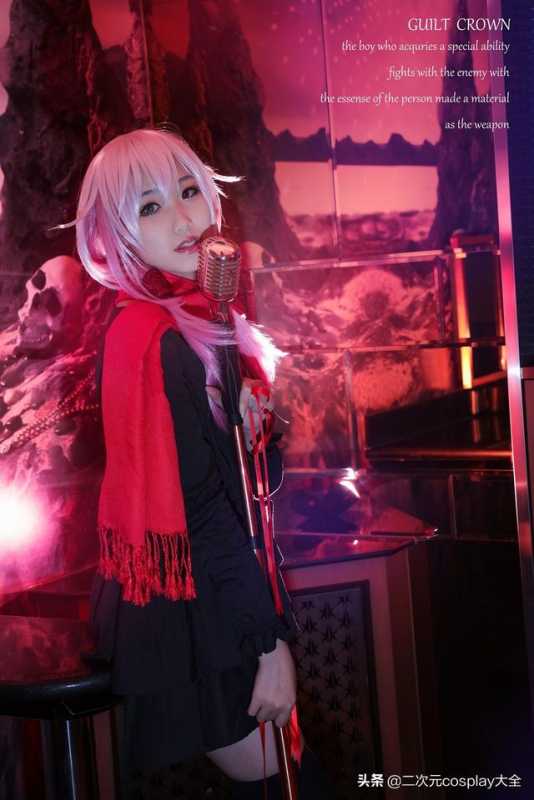 她玩了九年cosplay，父母还会把她的照片印出来做相册-3.jpg