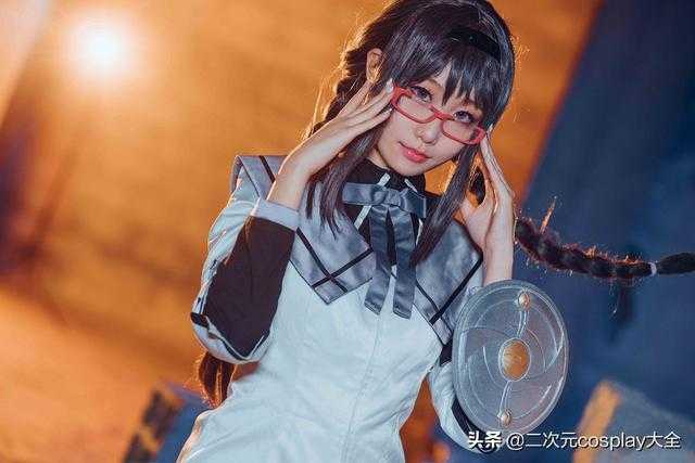 她玩了九年cosplay，父母还会把她的照片印出来做相册-6.jpg