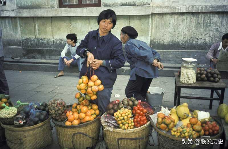 1982年的中国，罕见生活老照片，那些年水果网兜的记忆-5.jpg