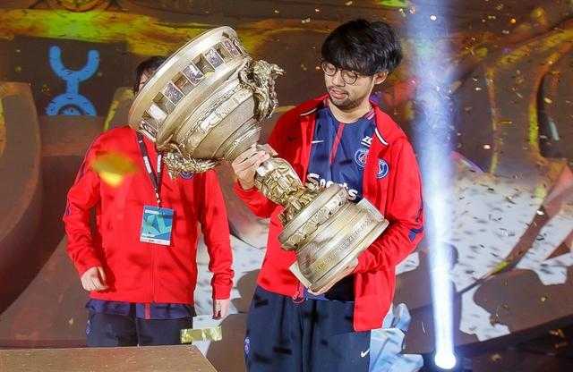2019年度电竞选手之Maybe：挥散不去的噩梦，终究会醒-3.jpg
