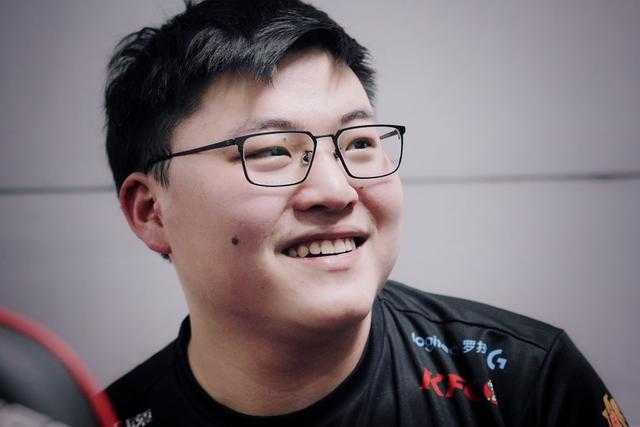 2019年度电竞选手之Uzi：每一滴汗水都不会被辜负-1.jpg