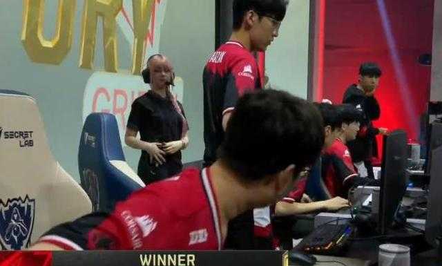 2019年度电竞战队之LOL，FPX笑傲全球，最失意的莫过于SKT-5.jpg