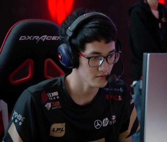 2019年度电竞战队之LOL，FPX笑傲全球，最失意的莫过于SKT-12.jpg