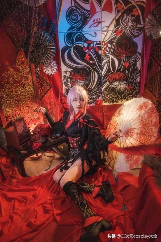 《罪恶王冠​》楪祈cos，色彩美丽鲜明，惊艳吸睛的魅力女神-2.jpg