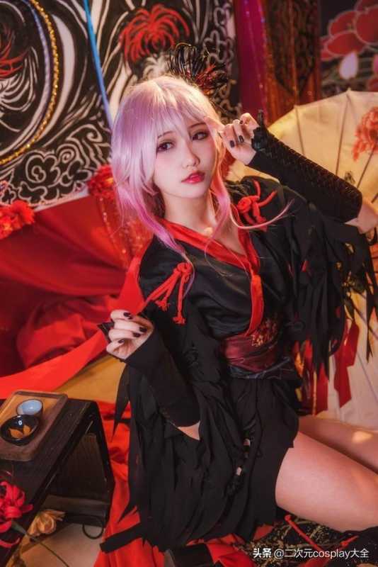 《罪恶王冠​》楪祈cos，色彩美丽鲜明，惊艳吸睛的魅力女神-3.jpg