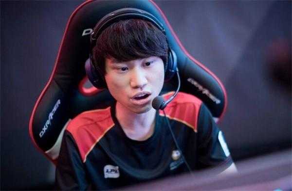 2019年度电竞人物之Doinb：经历烈火焚烧的凤凰，终将一飞冲天-1.jpg
